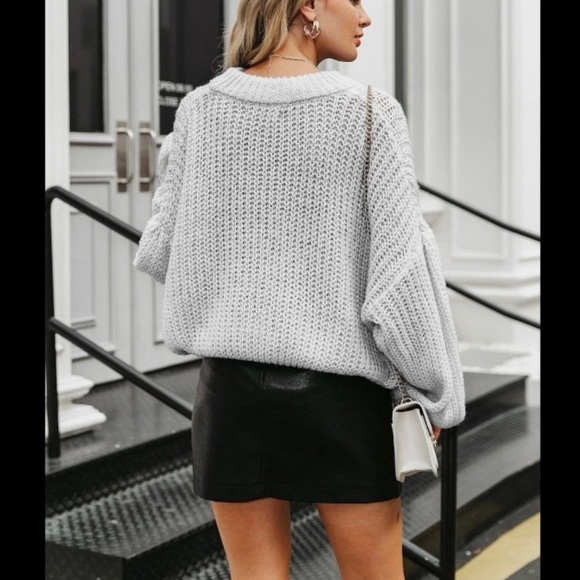 LAST CHANCE โผ๏ธOversized Long Sleeve Sweater - Picture 3 of 4